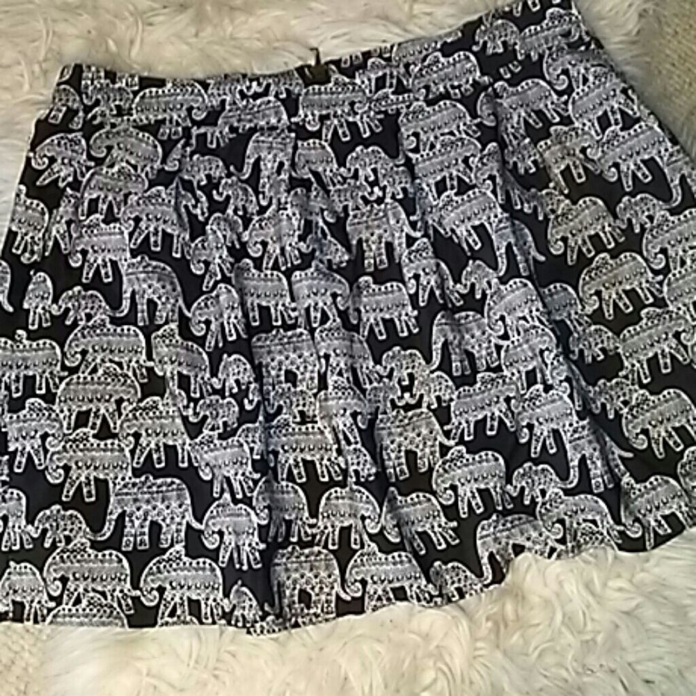 Beautiful Aeropostale skirt